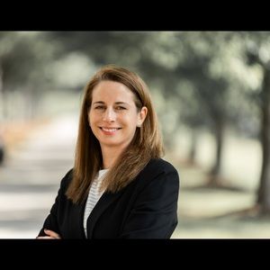 Meet your Posher, Claudia